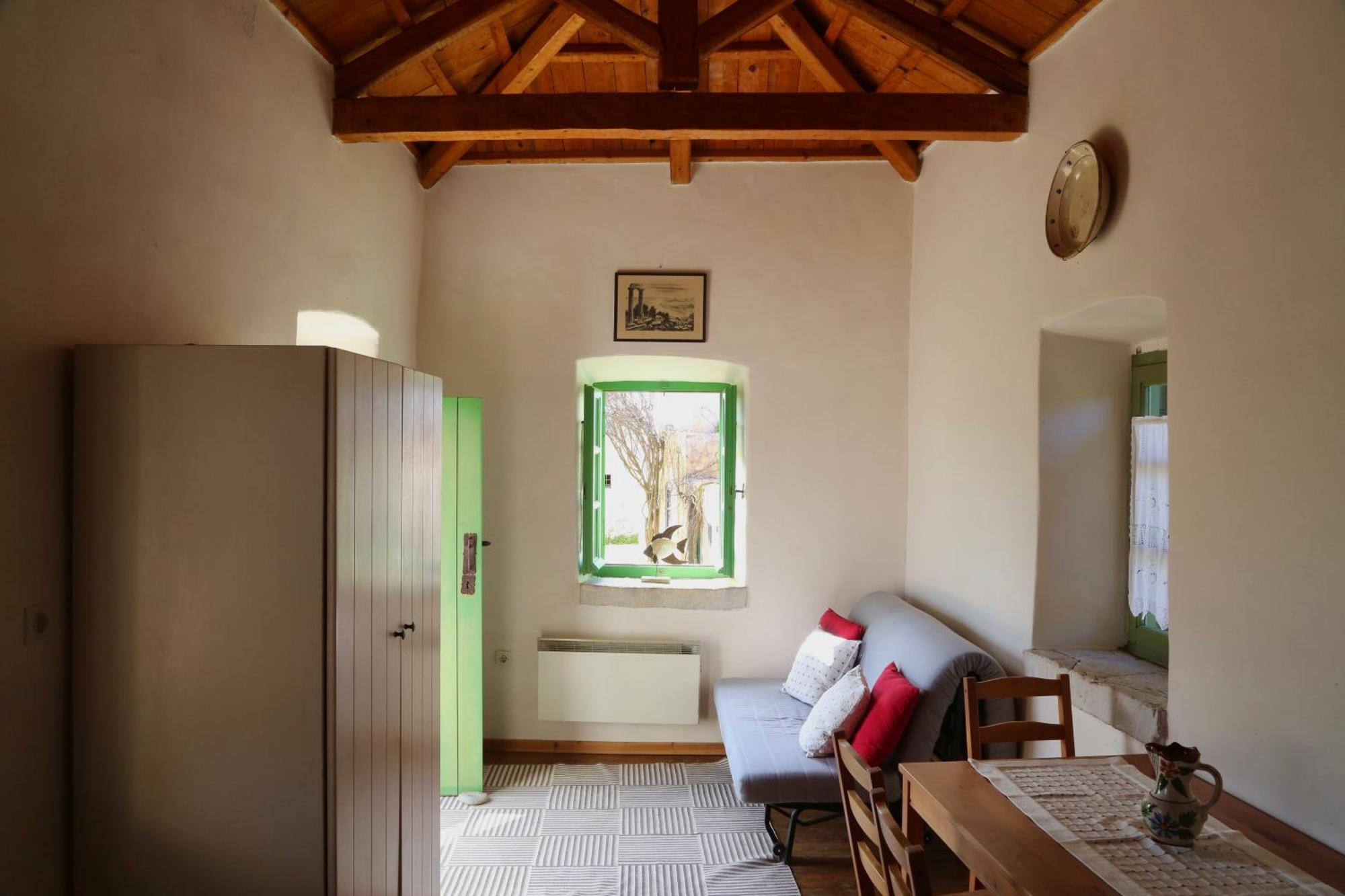 Holiday home Axion Aroniadika